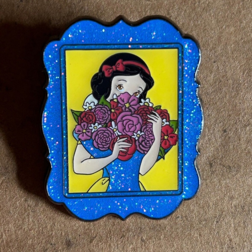 Loungefly Snow White Disney Princess Flower Glitter Portrait Blind Box Pin